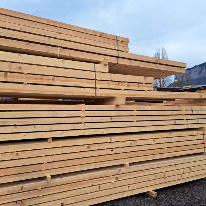 Sciage de bois de charpente Entre-deux-Guiers